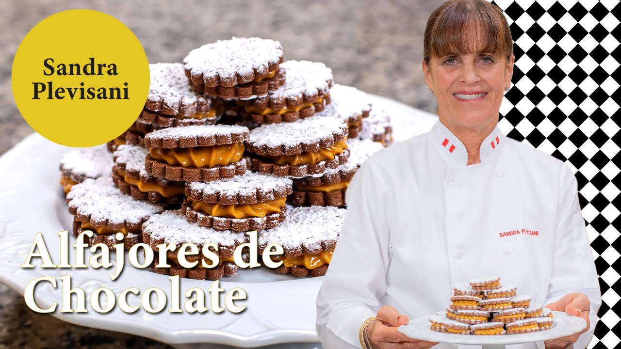 Alfajores de chocolate con manjar de lúcuma | Sandra Plevisani