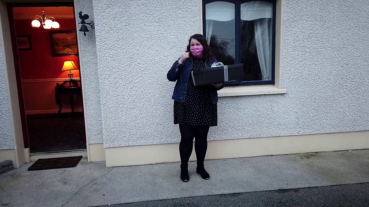 Róisín Kilgannon recieves Volunteer Ireland Award for Dromore West Sings, Dec 2020.