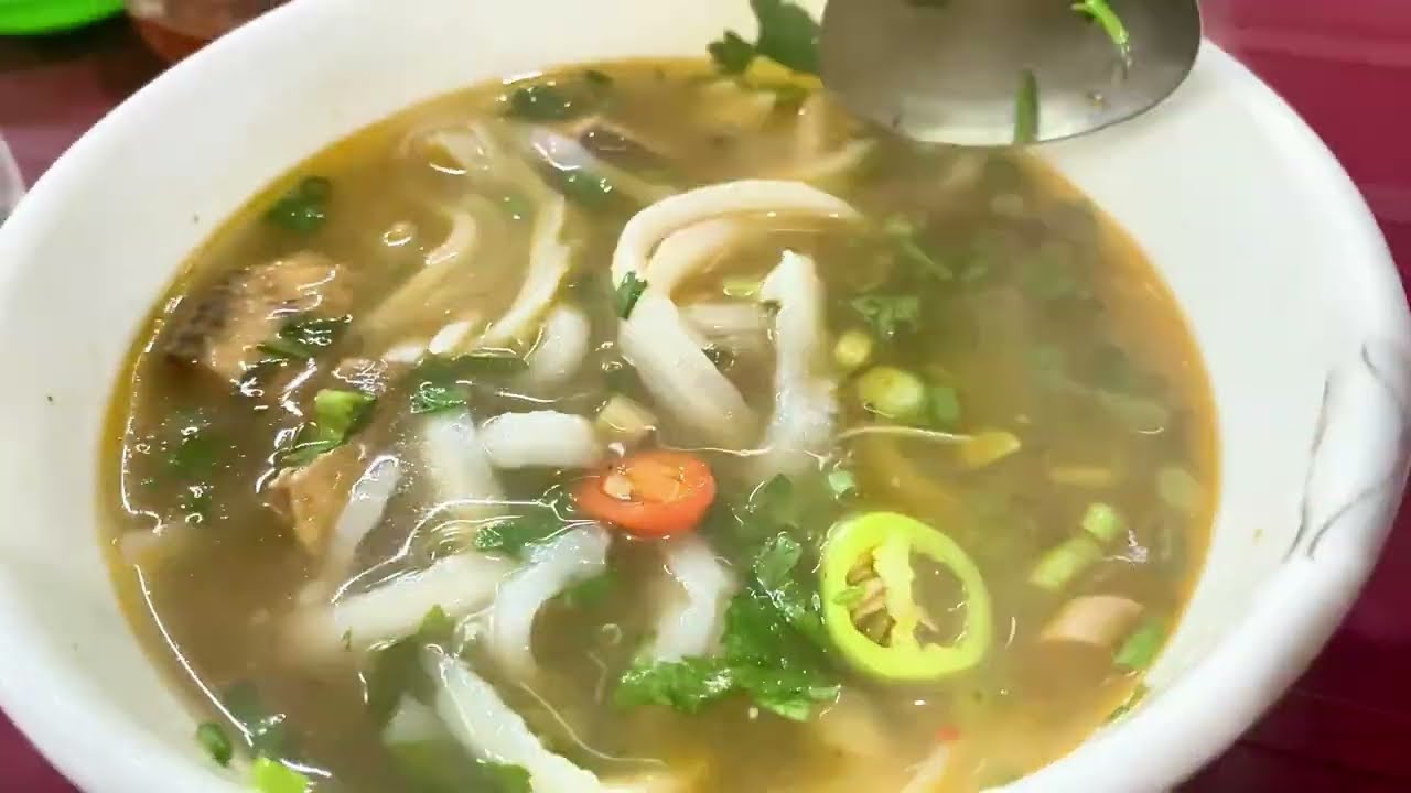 ÂM THỰC Ở HUẾ RỒI CẢNH ĐẸP Ở HUẾ PHẢI NHẮT ĐẾN NƠI NÀY ĐỒI THÔNG Ở HUẾ