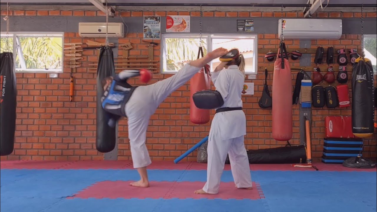 TREINO KARATE KUMITE - CIRCUITO FUNCIONAL - T&Eacute;CNICAS DE CHUTES | Andre Maraschin