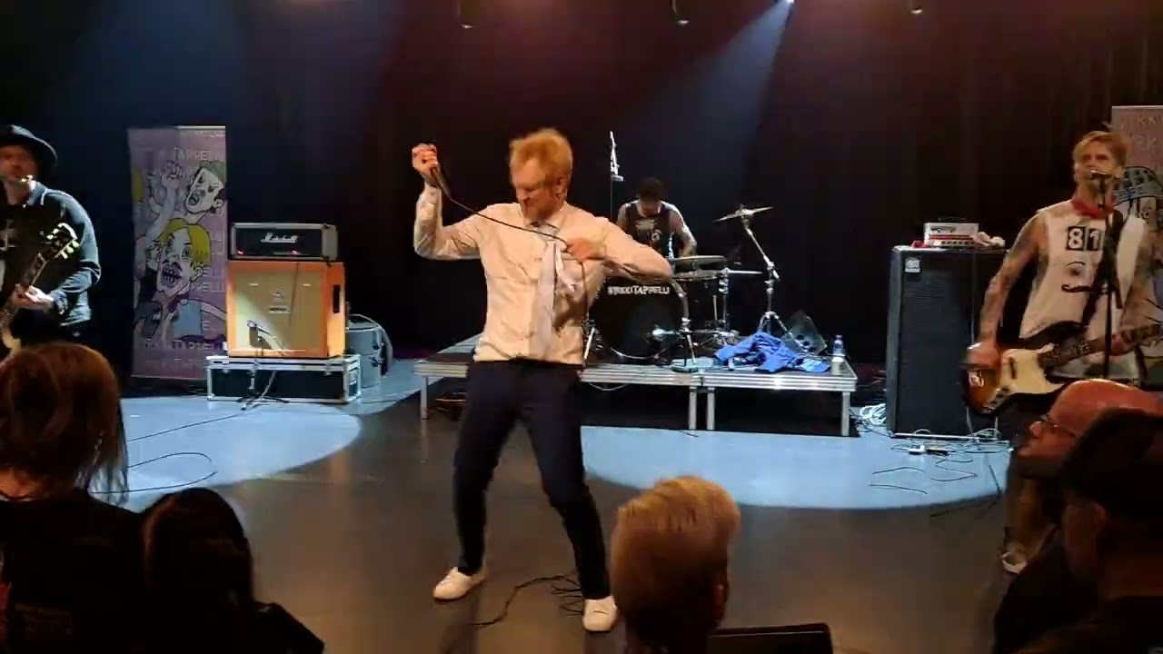 Nyrkkitappelu : Mummonpotkimiskengät (live @ Kannusali, Espoo 29.4.2023)