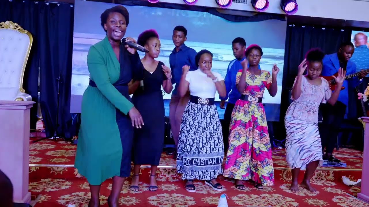 Nyakati tulizo nazo by Upendo Choir L.P.C