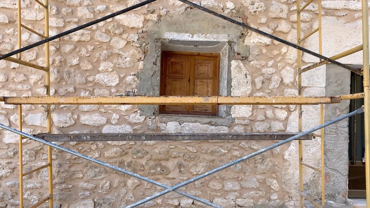 Como hacer una imitación piedra con cemento en una ventana o puerta de una casa antigua