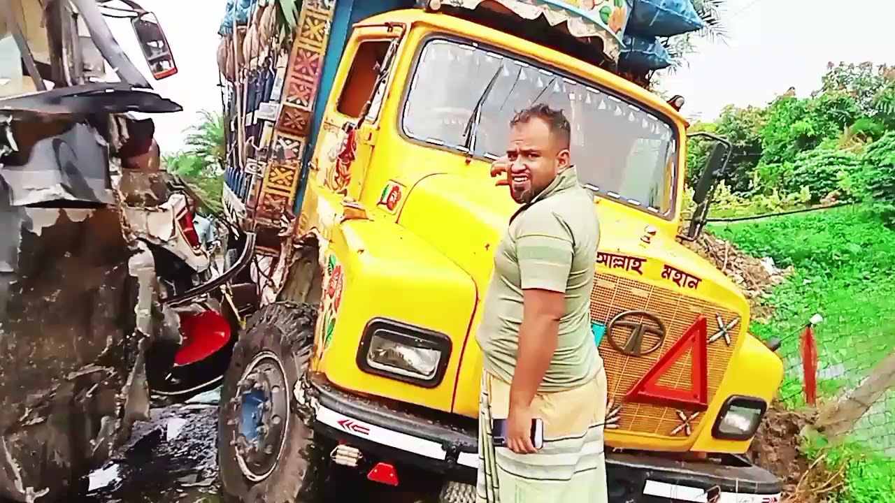 মারাত্মক অ্যাক্সিডেন্ট পরিবহন আর কিরাক চ্যানেলটা সাবস্ক্রাইবার করে যাবেন #funny #dance #comedy