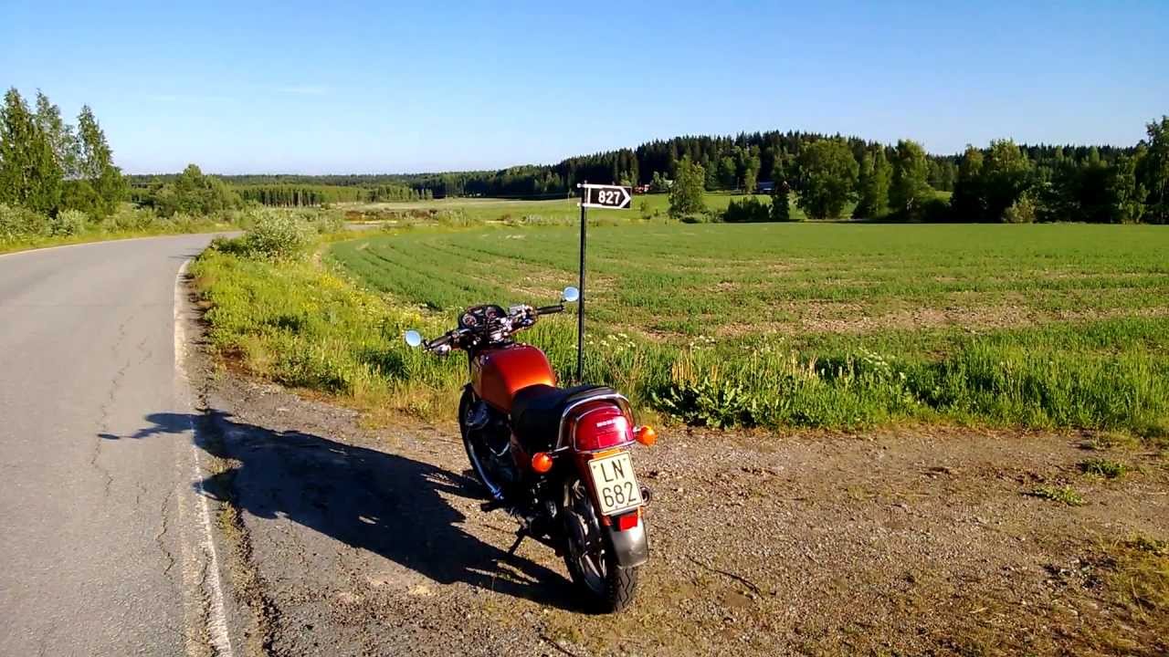 Honda CX500 with straight pipes and free flow air filters (H-part collector in use)