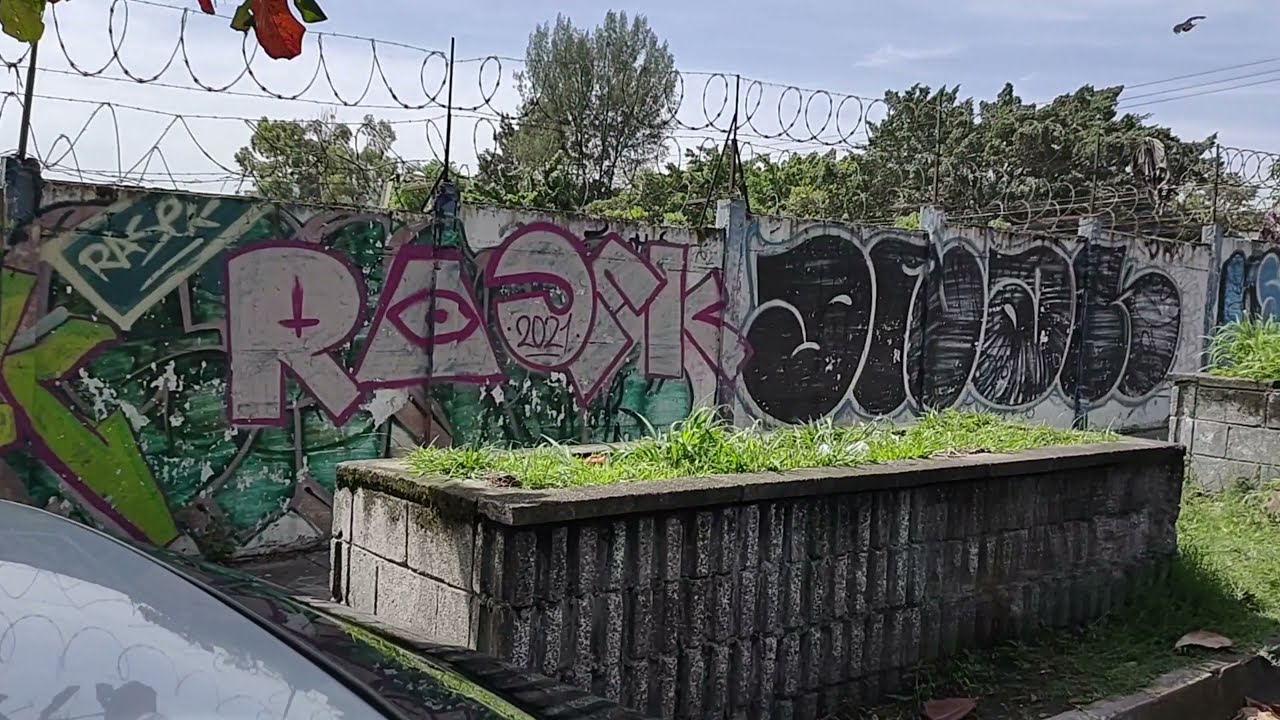 Live For Graffiti - Los Angeles meets El Salvador - Tagging - Graffiti - Bombing Tagging - Throwups