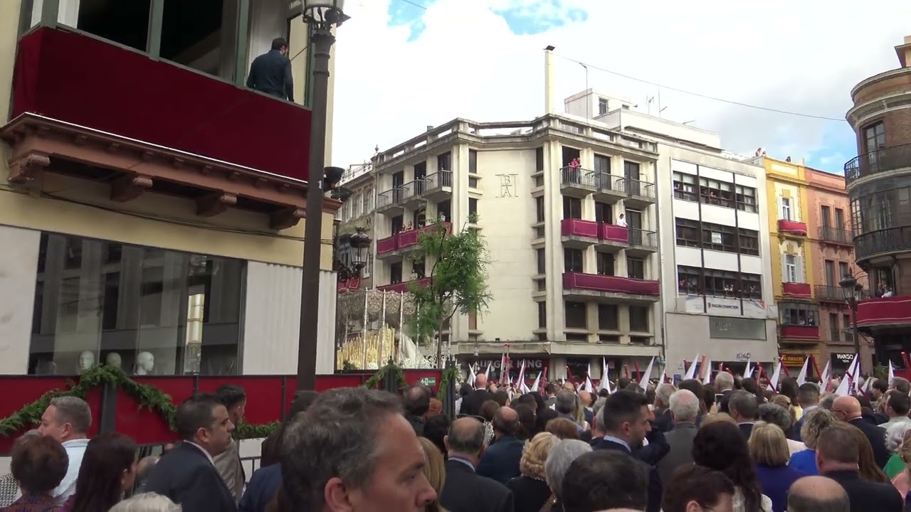 Virgen de la Paz llegando a Campana