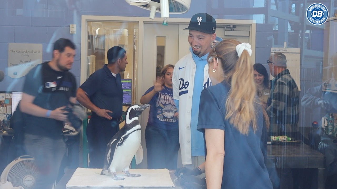 Blake Snell & Landon Knack visit Long Beach Aquarium for Dodgers Love L.A. Community Tour 2026