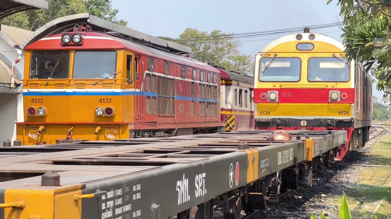 SRT. ชุมทางบางซื่อช่วงเที่ยง-บ่าย ในวันที่รถไฟสินค้า 2 รูปแบบมาเจอกันขบวน 986 และ 2126 ที่ล่าช้ามา