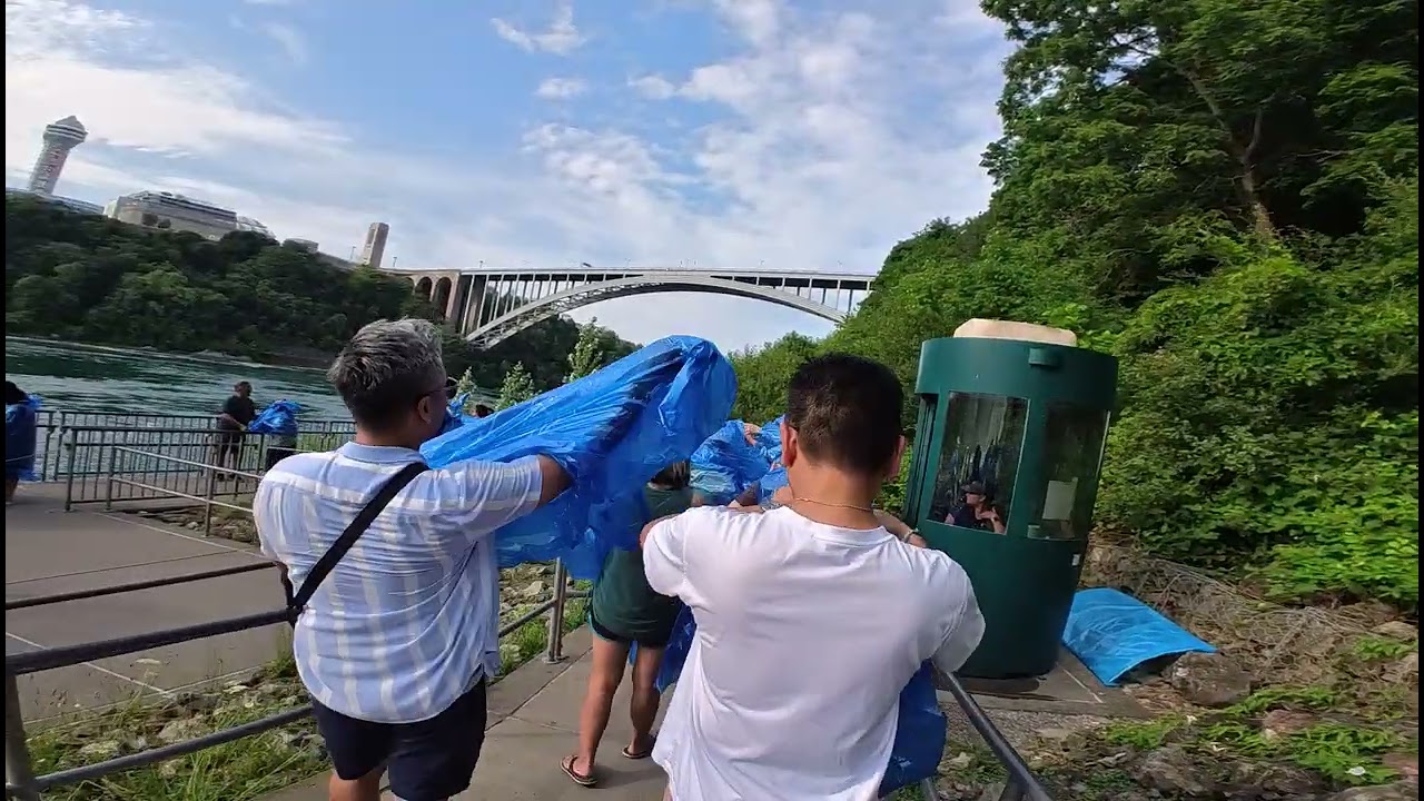 Boat ride NY side maid of the mist
