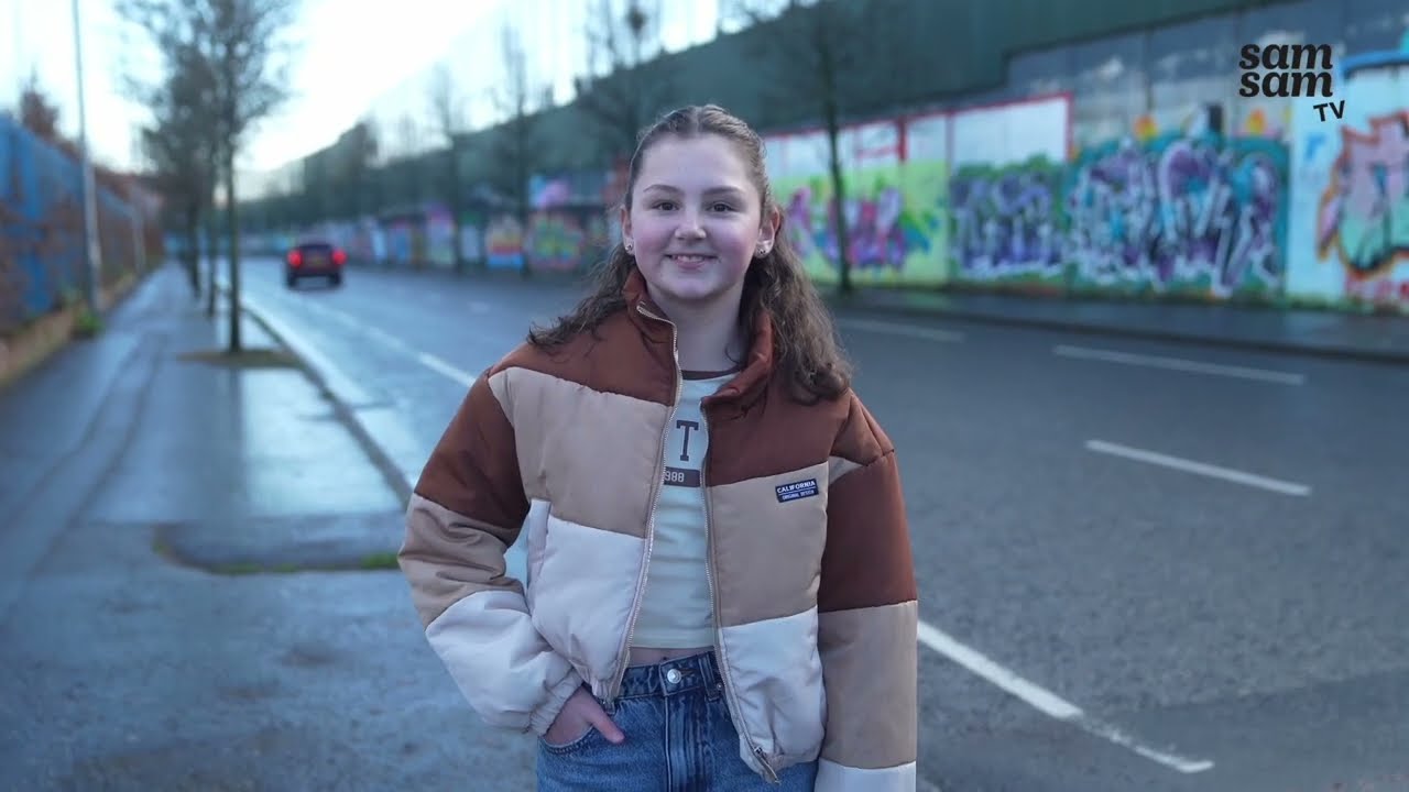 Jessica en Mason vertellen over de vredesmuren in Belfast