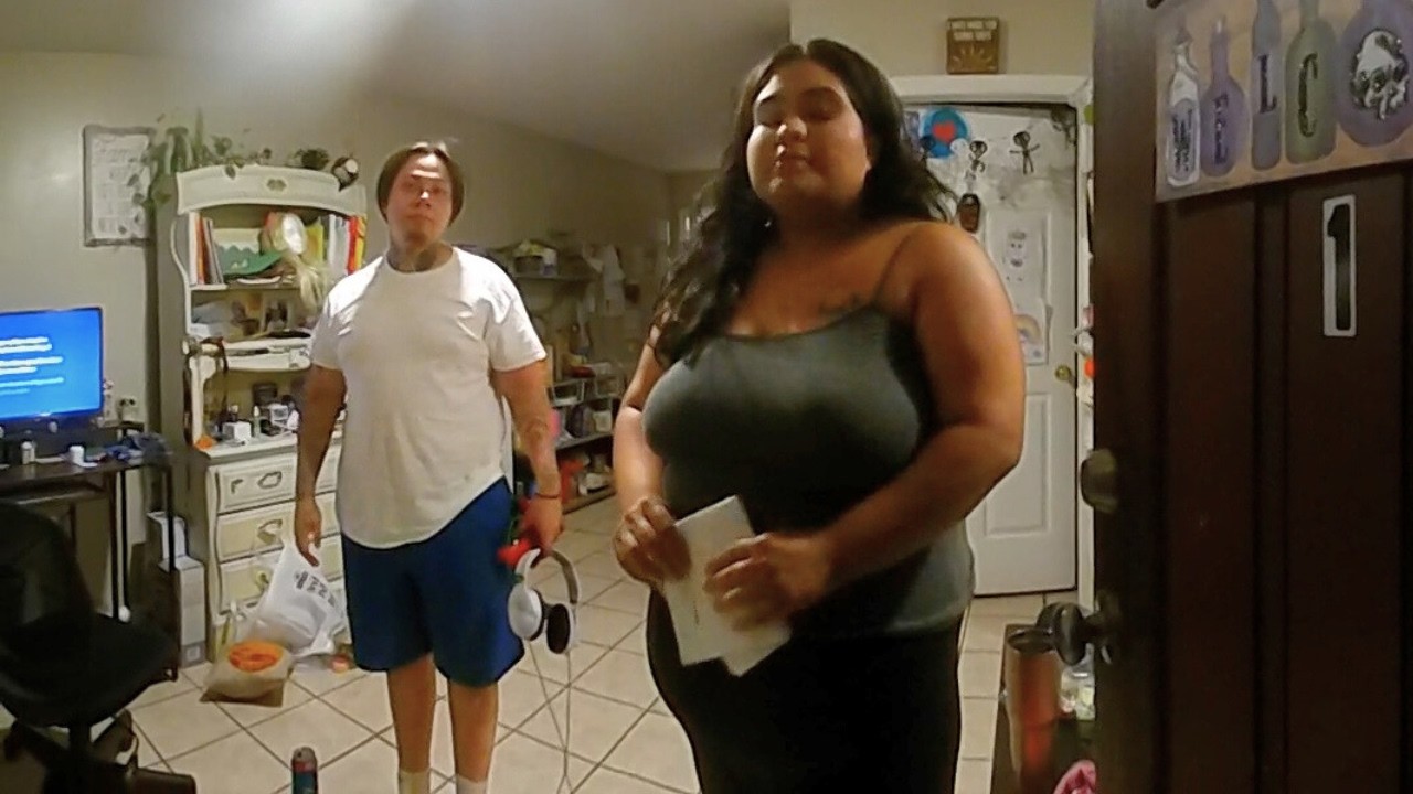 Man Fights Police After Choking Girlfriend