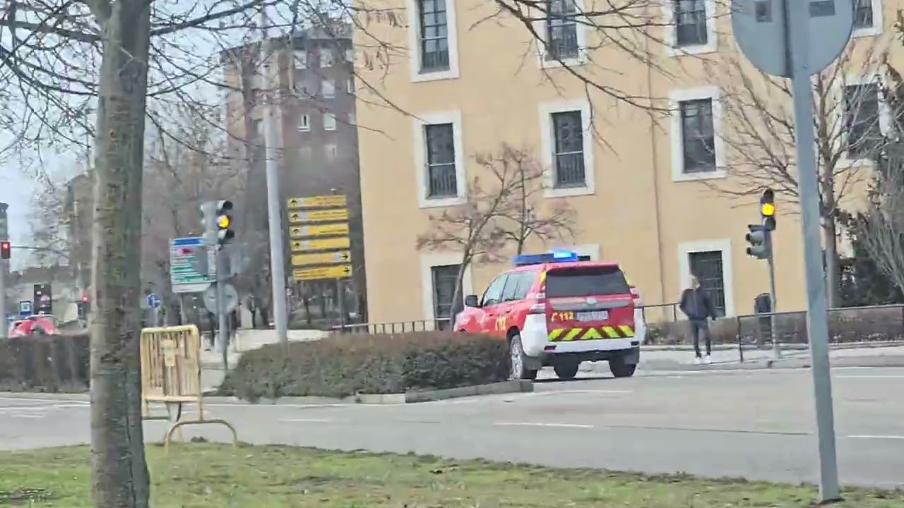 (¡MUY RARO!) X2 Toyota Land Cruiser de los Bomberos de Valladolid acudiendo a un servicio urgente