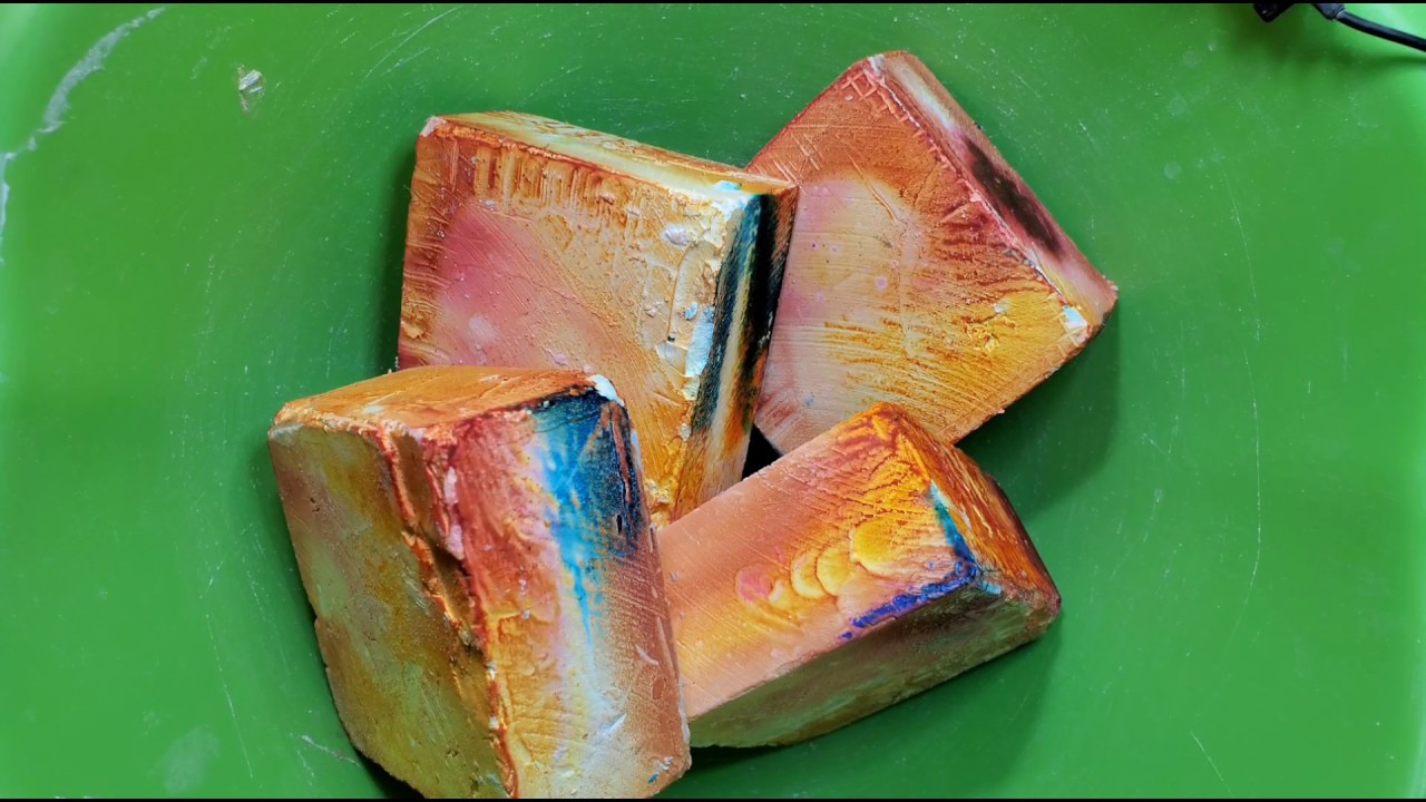 Rainbow Dyed Ader Gym Chalk Crumbles