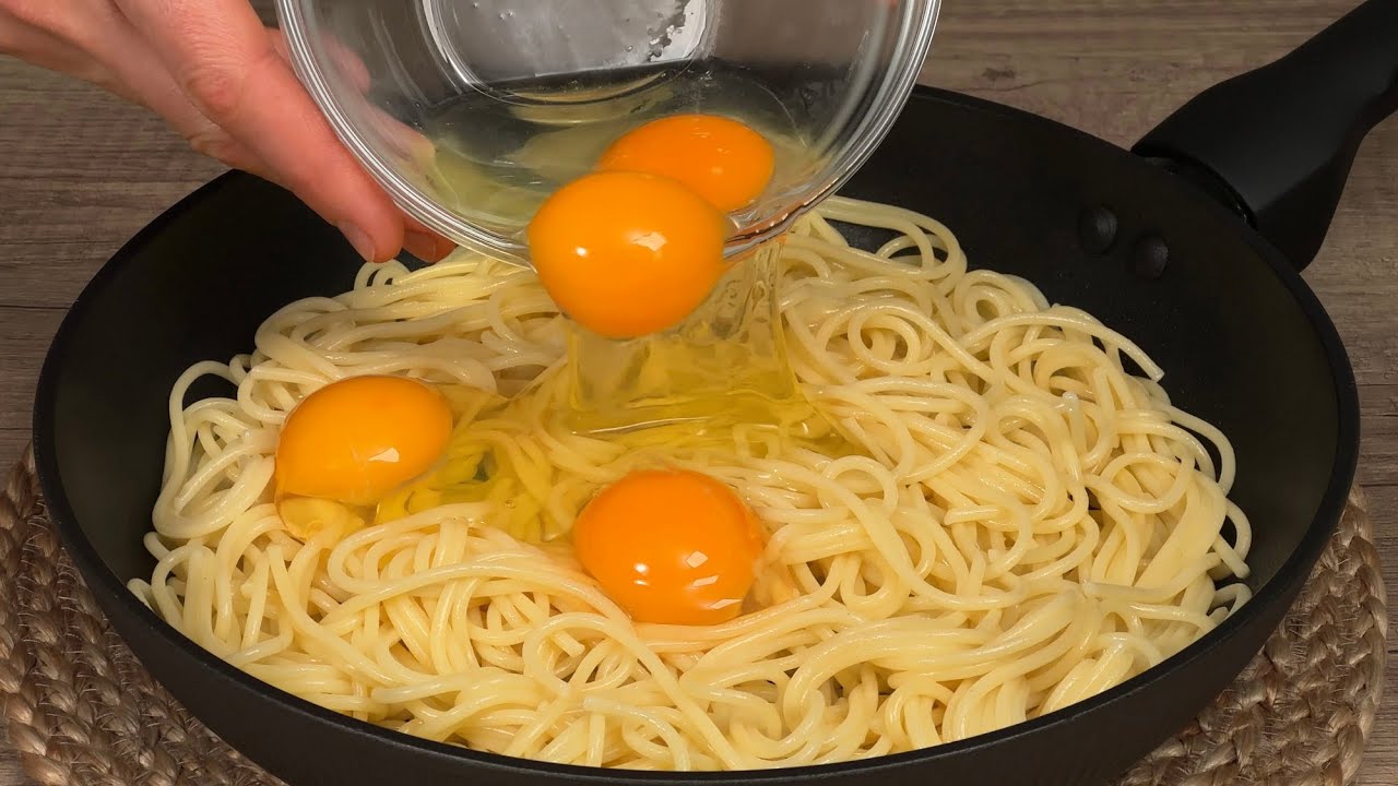 Eier mit Nudeln mischen! Diesen Trick habe ich in einem schicken Restaurant gelernt!