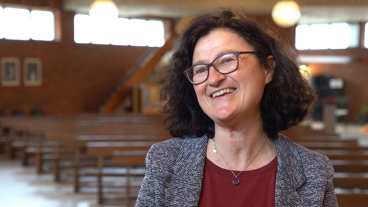 Verbunden mit Engeln und Heiligen - Chorleitende zu den Liedern des Kinderchortags | DRS