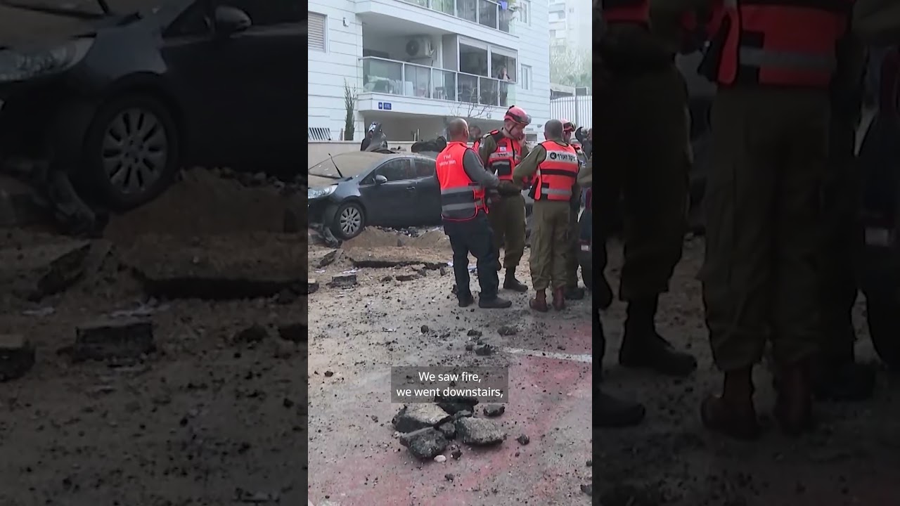 Автомобили получили повреждения после ракетного удара по Израилю со стороны Ирана.