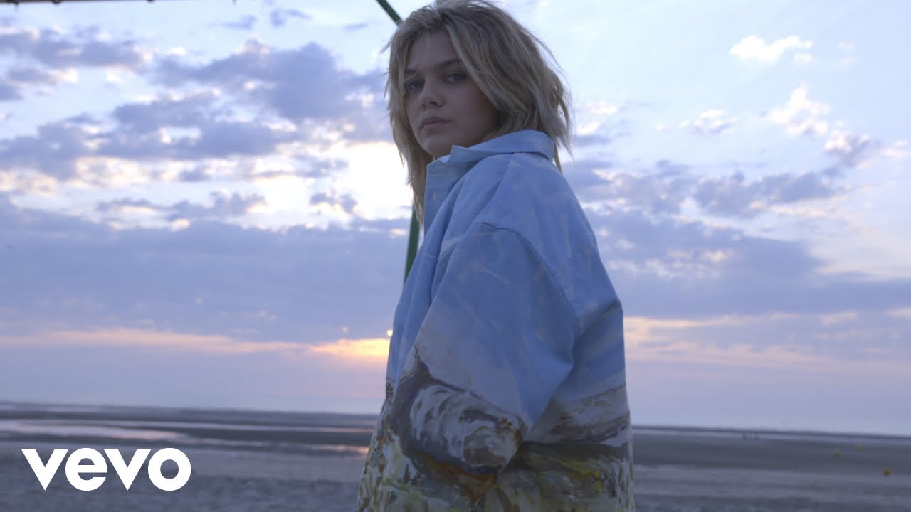 Louane - Peut-&ecirc;tre (Clip officiel)