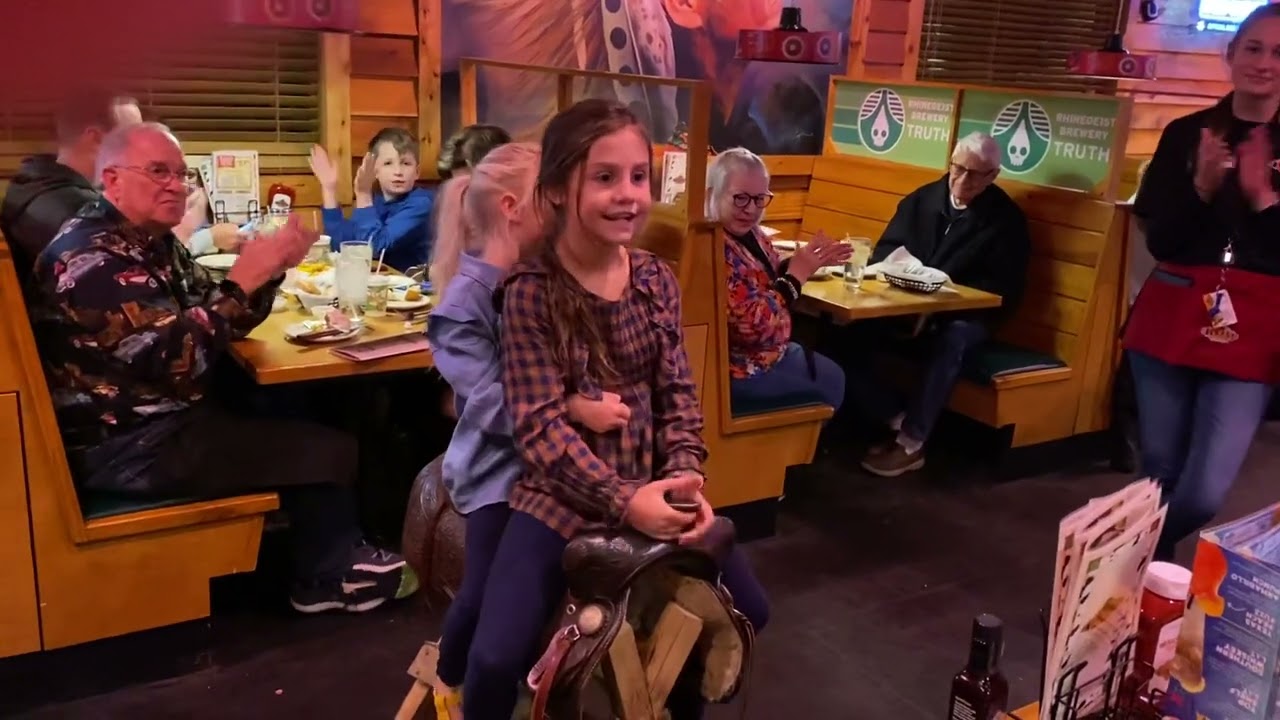 2021 Bekah‘s birthday at Texas Roadhouse￼