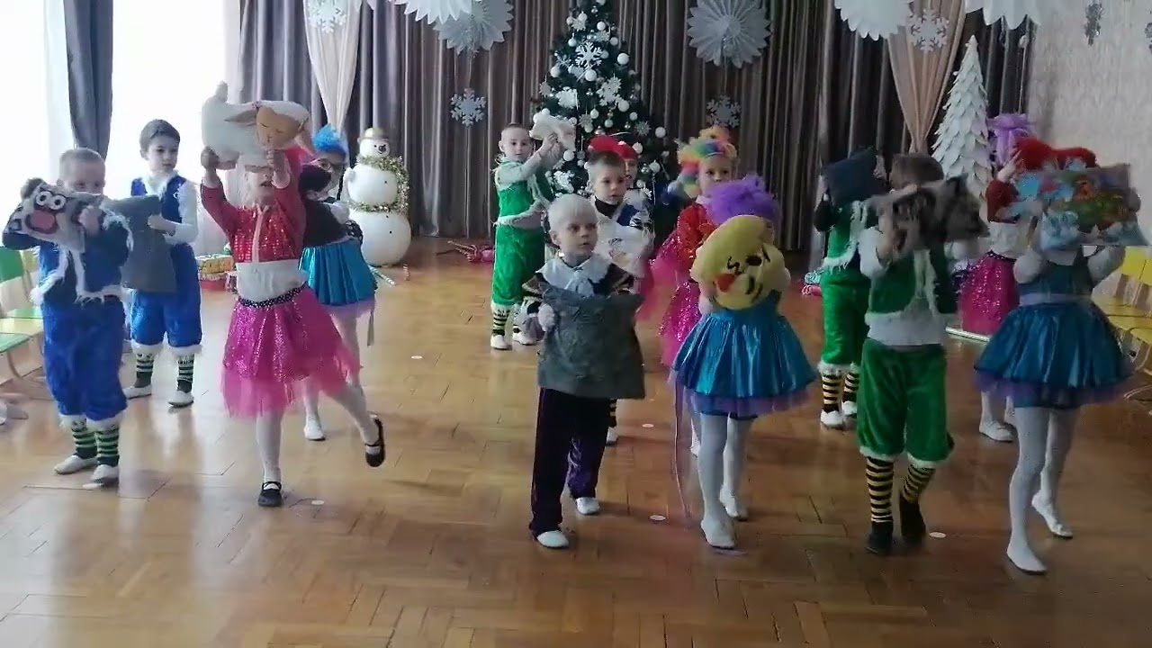 Танок  з подушками 