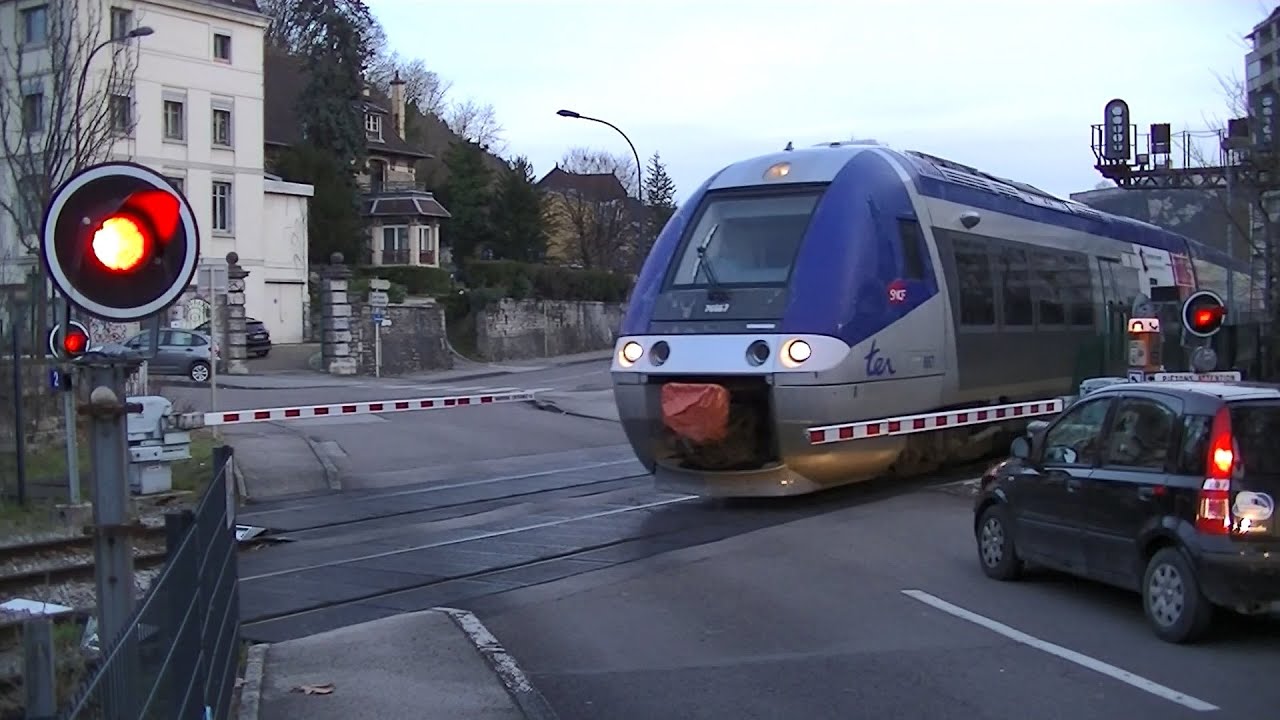 Spoorwegovergang Besançon (F) // Railroad crossing // Passage à niveau