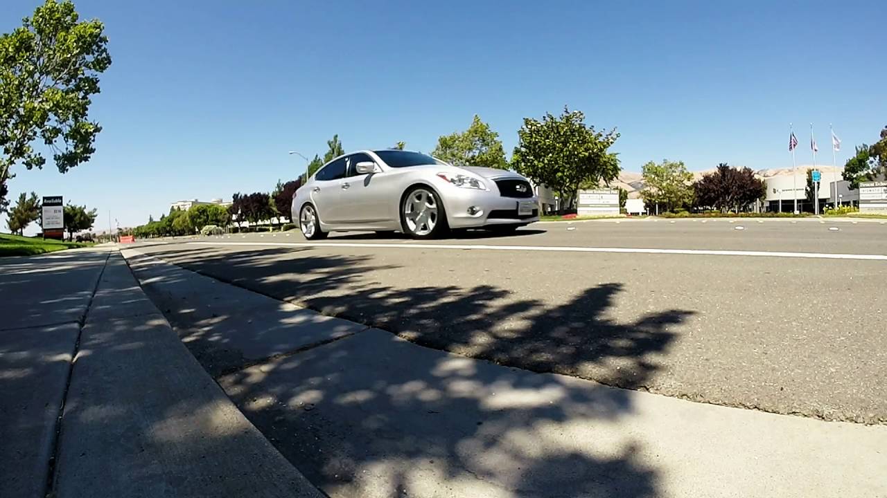 2011 Infiniti M56 (Q70) 5.6L Custom Exhaust - Vibrant Performance Mufflers