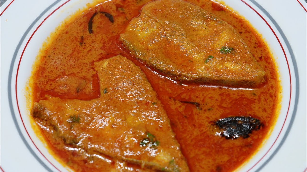 Easy Malvani Black Pomfret Curry | How to Make Traditional Malvani Fish Curry Recipe