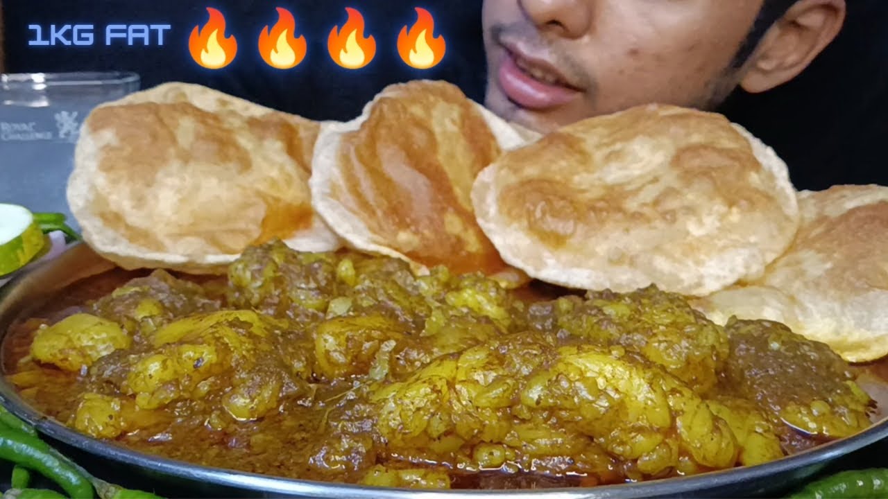 Eating spicy mutton fat curry puri /crispy luchi khashir chorbir kosha #asmr #eatingshow #mukbang