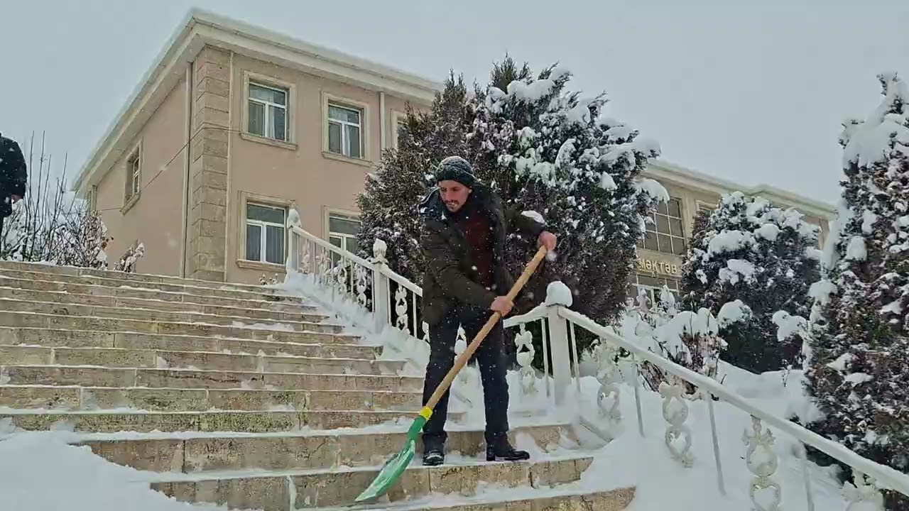 Qar təmizləməyə səfərbər olduq