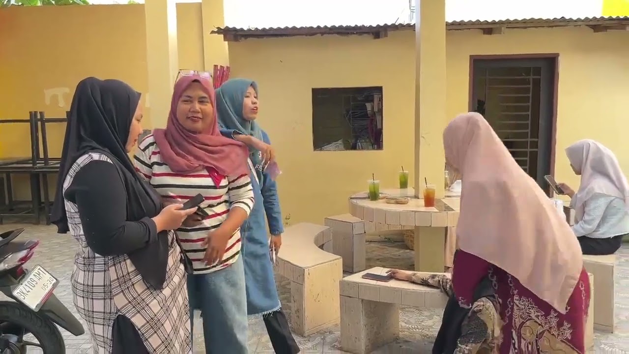 Drama pendek bahasa inggris. Tugas kuliah (The bullied CEO daughter) 