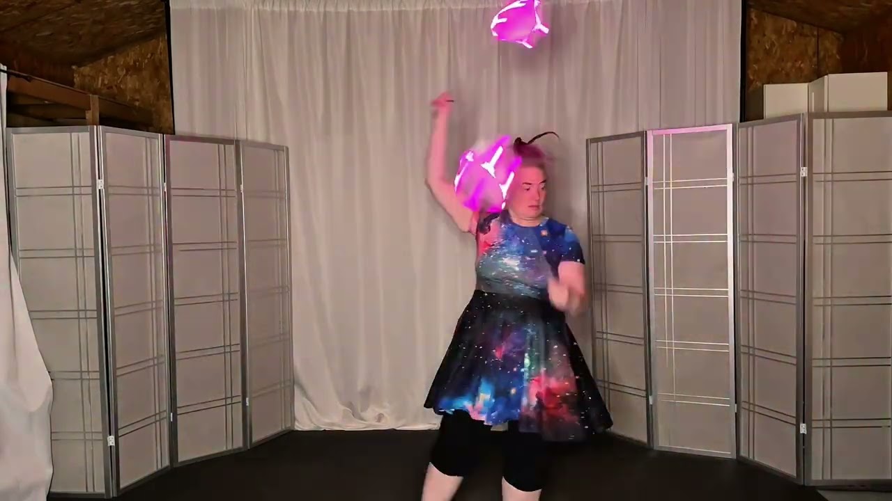 Poi Dance Sunrays 20260111 #poi #PoiSpinning #PoiDance #FlowArts #PoiTutorial #poiflowartist 