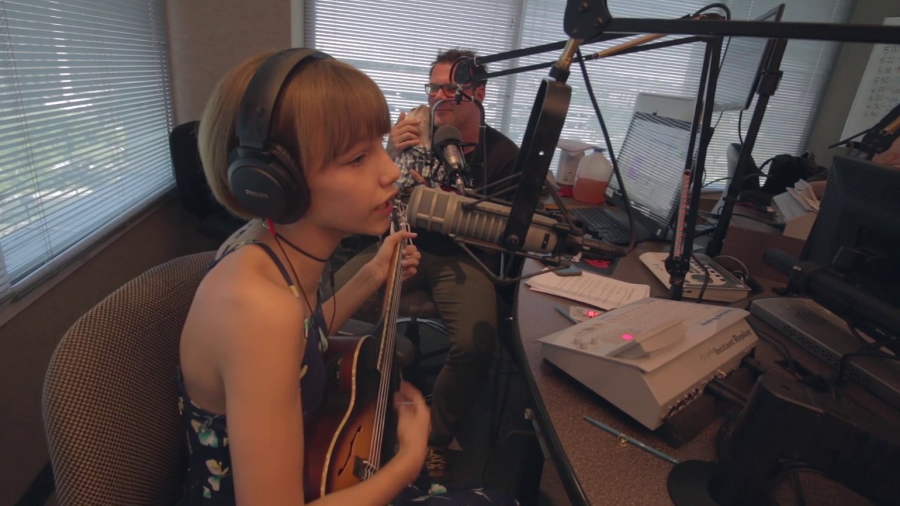 Grace Vanderwaal - Light The Sky - LIVE