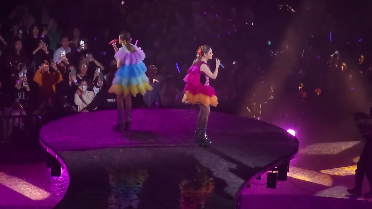 TWINS SPIRIT 第11場 Big Hits Medley:丢架+多謝失戀+朋友仔+傷心情歌+女校男生+朋友的愛+戀愛大過天