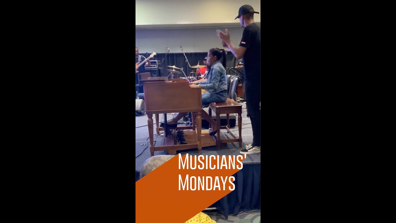 Musicians' Mondays// Kiera Keys Jones playing Organ with Glenn  Gibson //The Jones Sisters