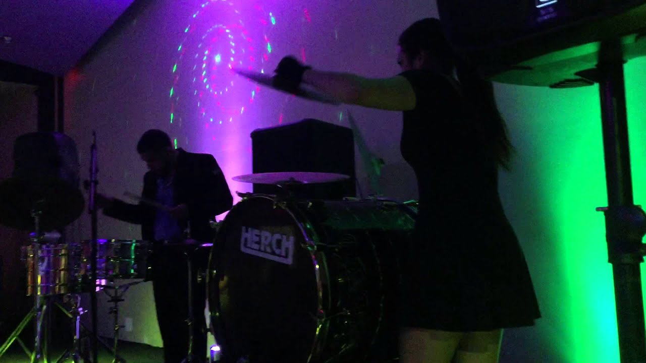 Tecno Banda Luna tocando El Sonidito