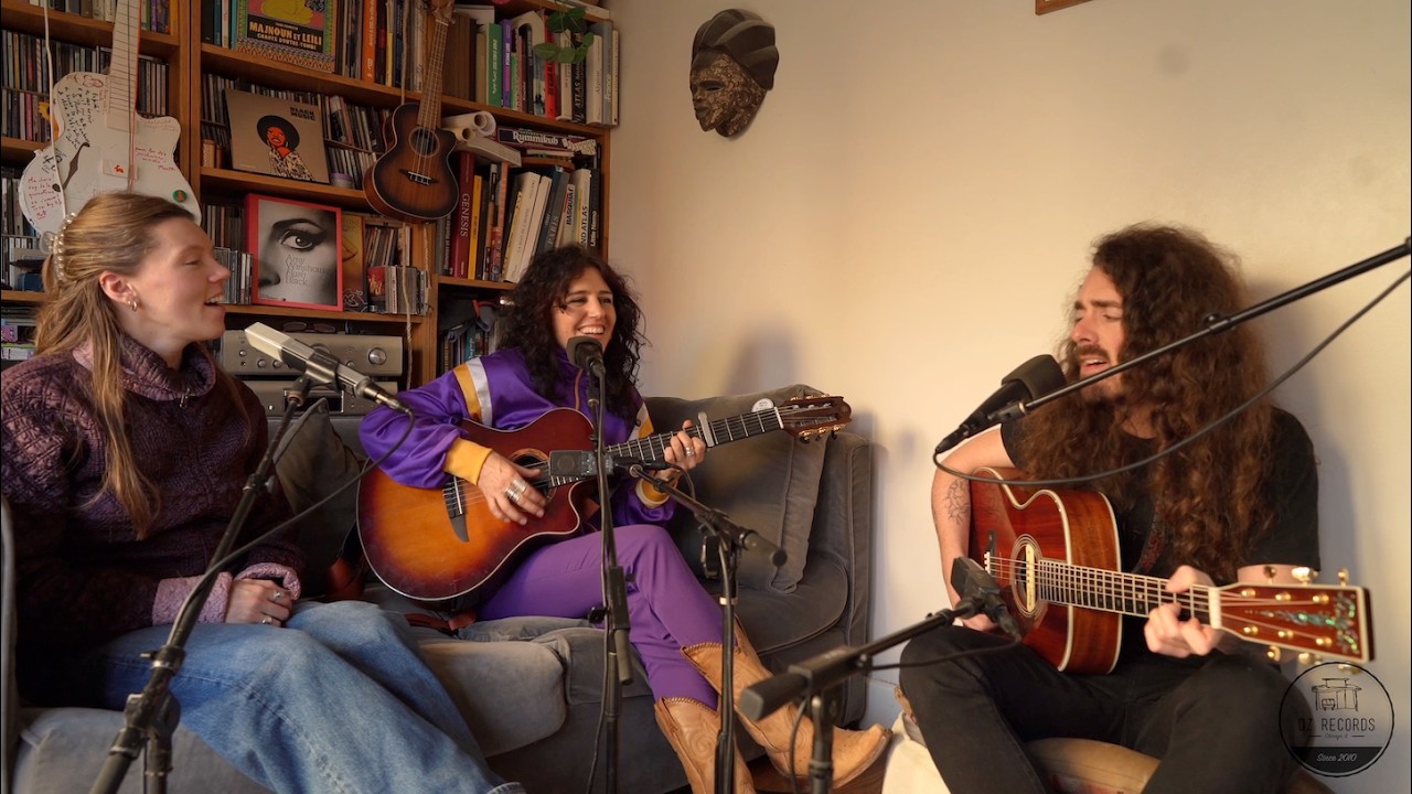 La Passante by Noraya (Live in Paris)