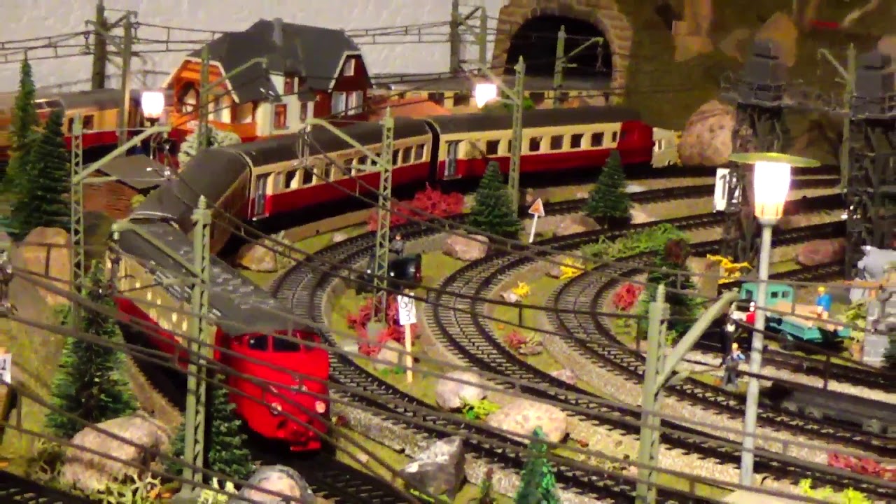 M-Gleis-Nostalgieanlage Märklin H0 Fahrvideo analog/Marklin vintage layout 60s/70s running session.