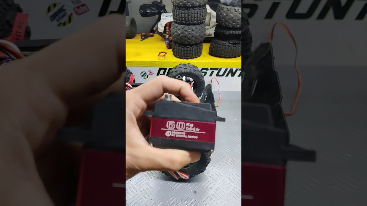 Big servo 60kg in my Arrma Notorious 6s 😎💪 #dsservo #arrma #arrma1/5 #servomotor
