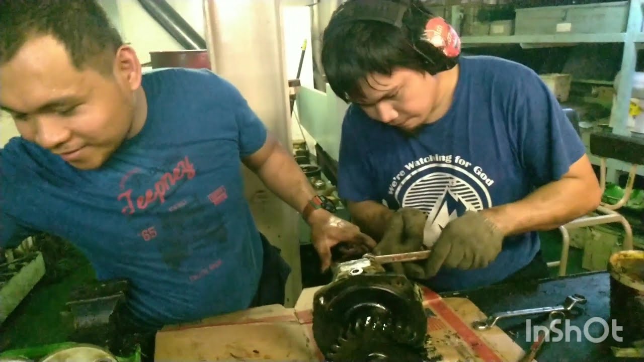HOW TO REPLACE OIL SEAL IN YANMAR DIESEL ENGINE 6N18AL FUEL FEED PUMP. #lifeatsea #buhaymakina