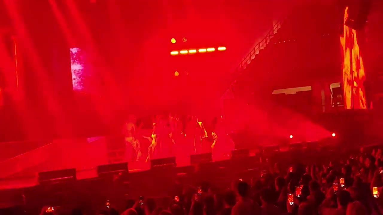 lola índigo- la santa Concierto fin de gira el dragón Granada