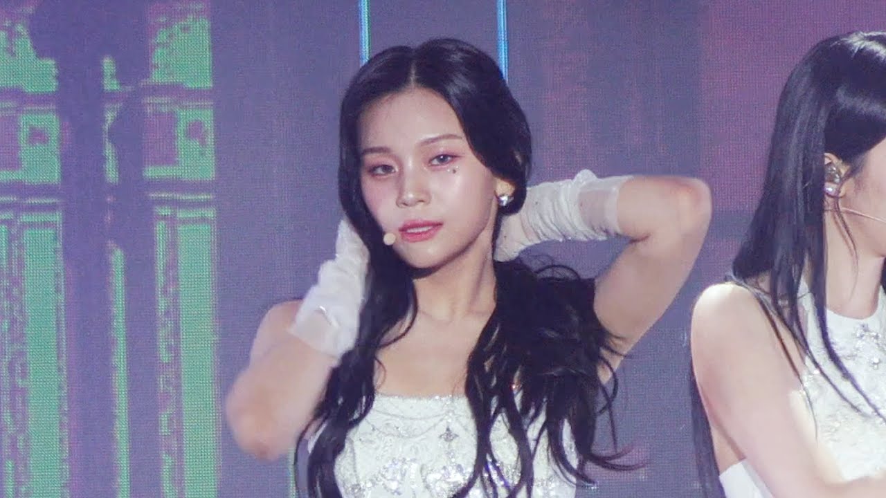240601 VIVIZ WORLD TOUR in SEOUL 엄지(UMJI) 'Blue Clue'