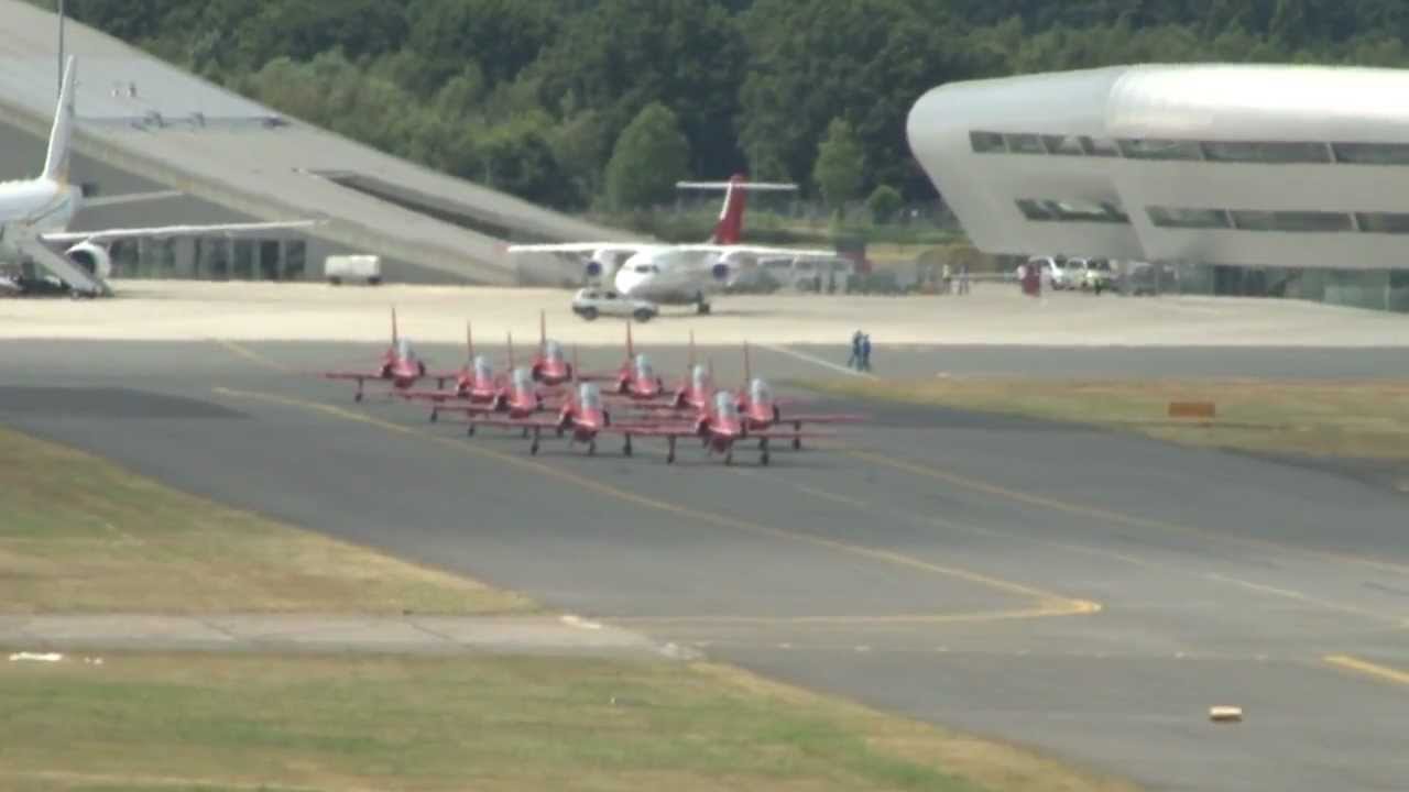 RAF Red Arrows full display at Farnborough Airshow 2010 1080 HD