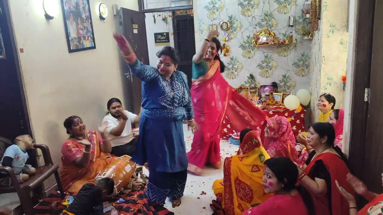 घनश्याम तेरी बंसी 😜 पागल कर जाती है  #kirtankebhajan #bhajankirtan #krishnabhajan #bhajanmarg  