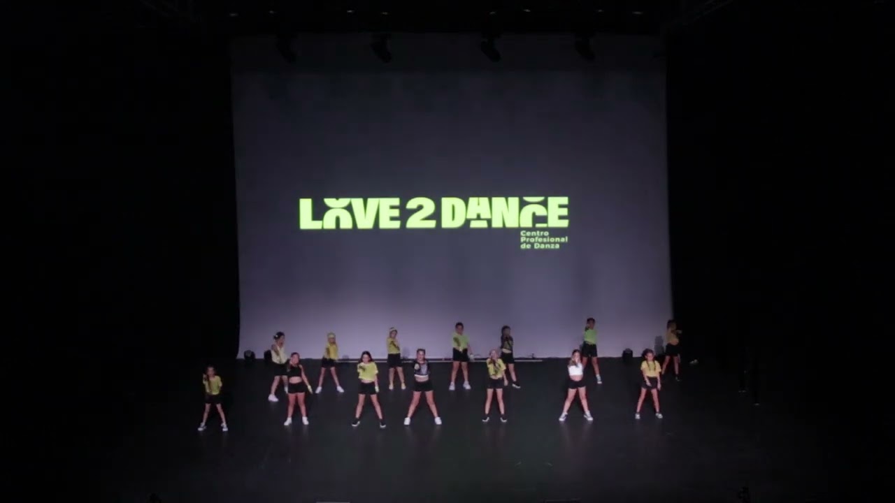 XI PRESENTACIÓN Love 2 Dance / Danza Urbana 8 Inicial