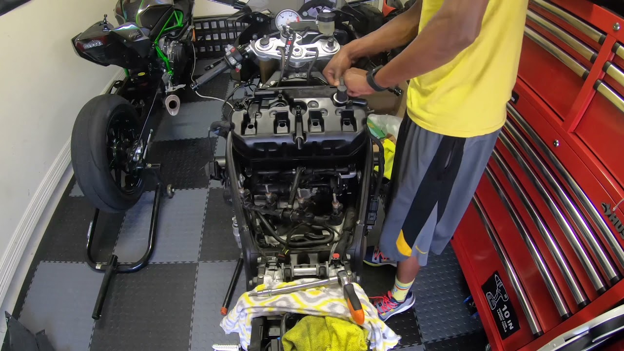 Airbox install / removal - 2016 s1000rr