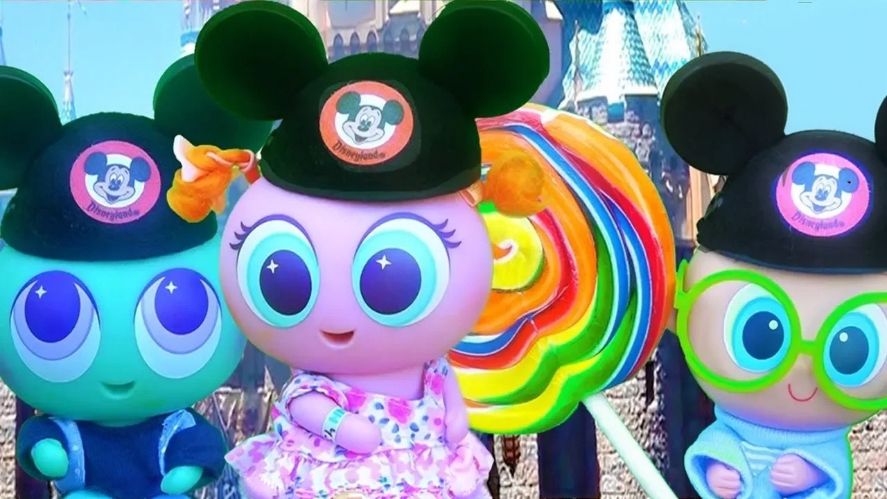 Churro se pierde en Disneylandia | Jugando con bebes de juguete