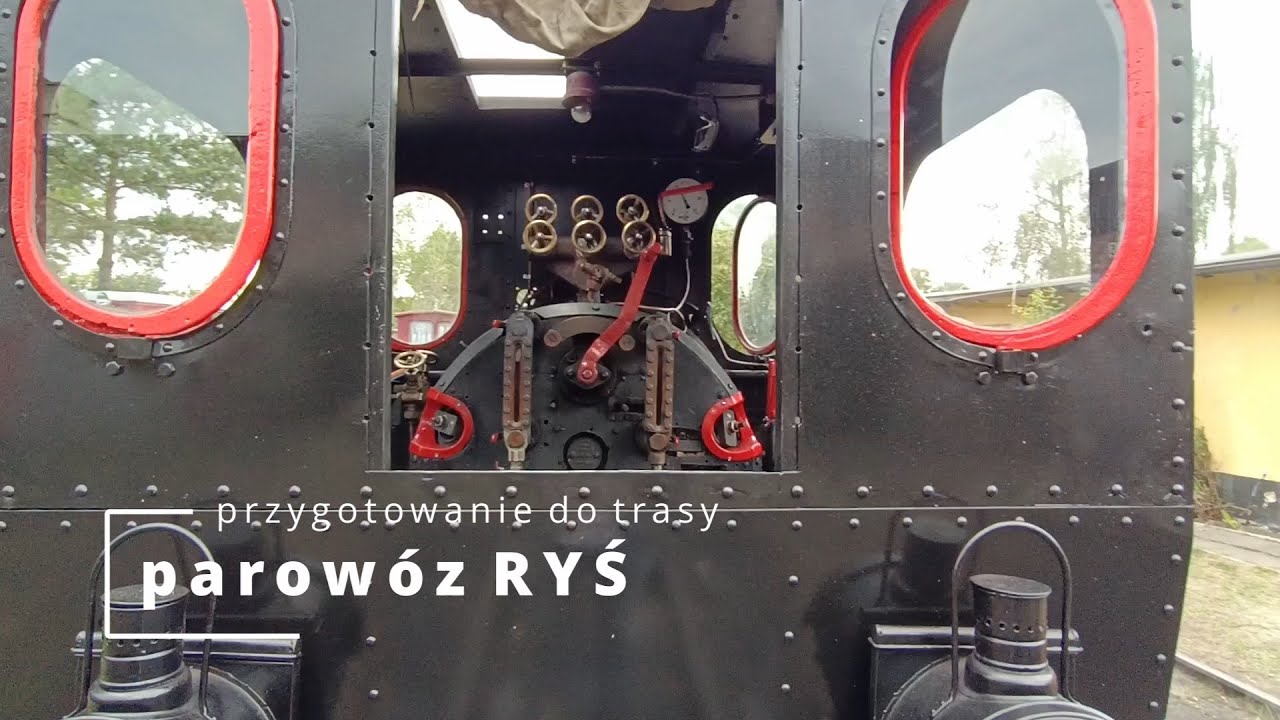 parowóz wąskotorowy RYŚ w Bytomiu -przygotowanie do trasy
