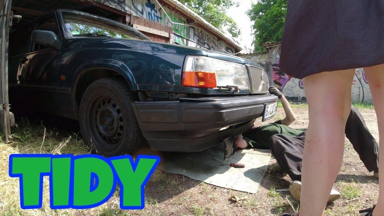 Volvo 940 Tinkering - Bumper Moulding (Miss Involvo'd helps out)