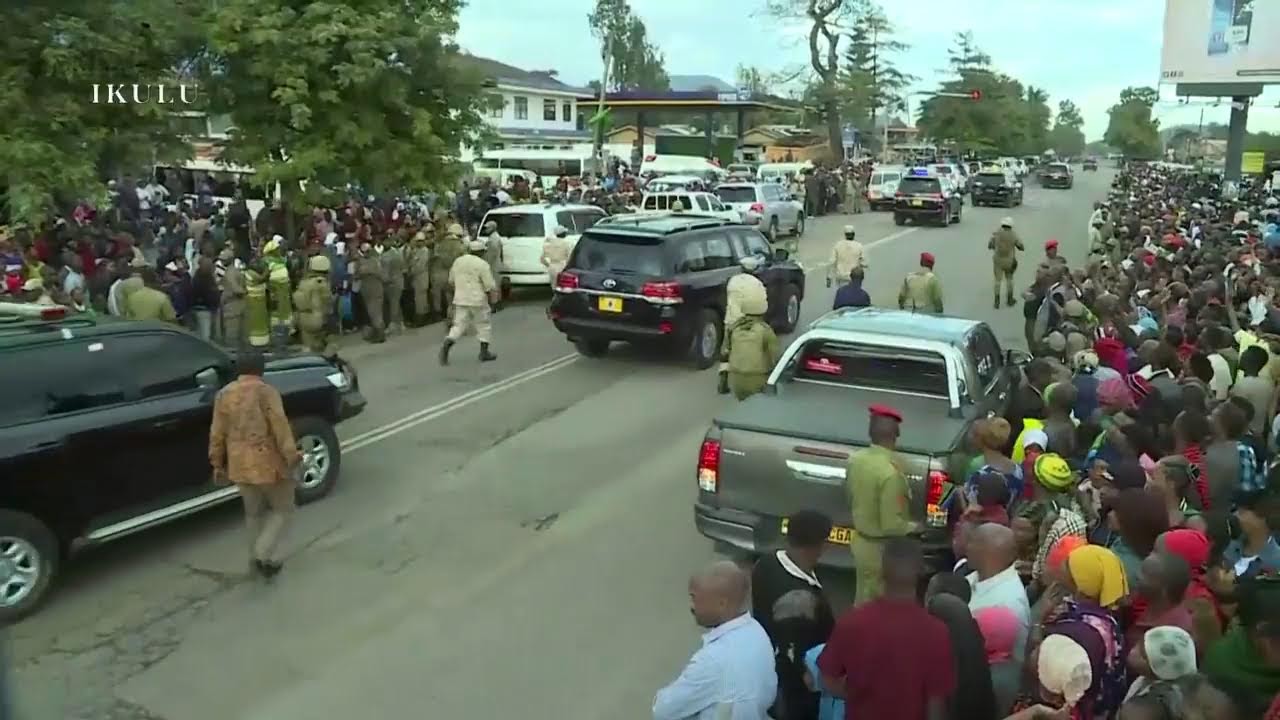 MHE. RAIS SAMIA AKIWASALIMIA WANANCHI WA MBAUDA, ARUSHA