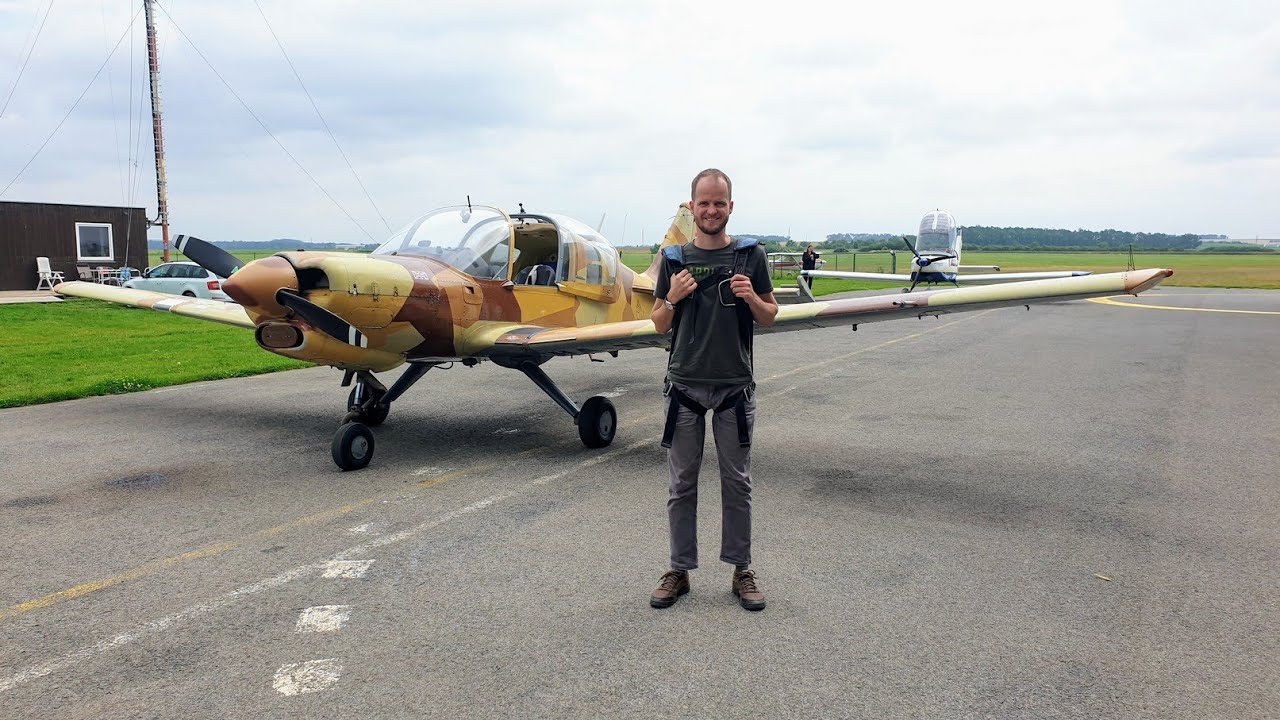 Akrobatický let s SK-61 Bulldog